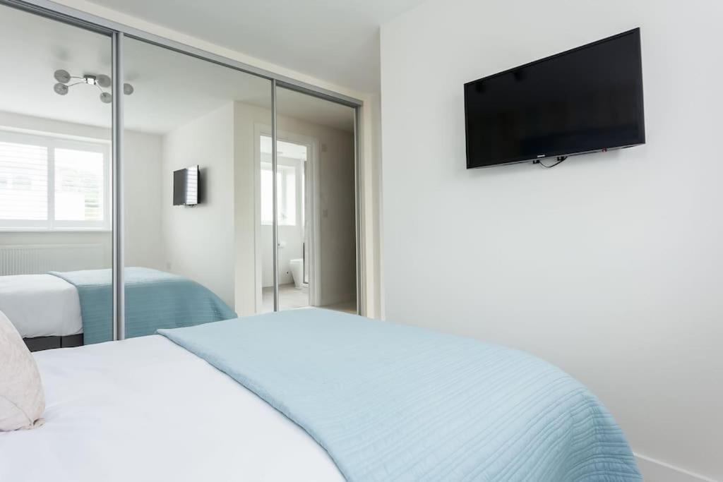Stunning 2 Bed Apartment, Fabulous Sea View & 2 Minutes To Beach With Parking بورنماوث المظهر الخارجي الصورة